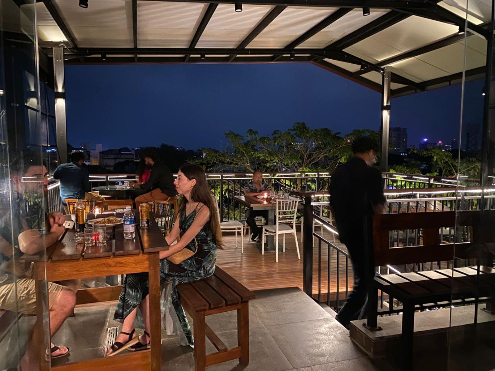 The Den 23 Hotel Dehiwala-Mount Lavinia Exterior photo